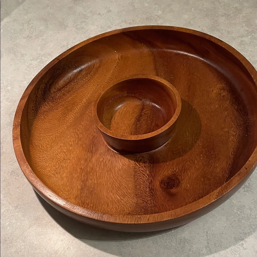 Pottery Barn Springwood Chip & Dip Serving Bowl